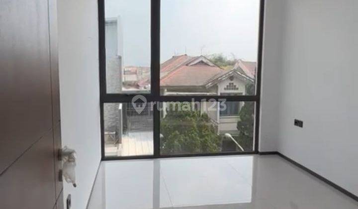 Rumah Baru Dijual Modern Urban Tropis di Setra Duta, Bandung 2