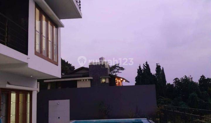 Rumah Bagus 3 Lantai Dan View Kota di Resor Dago Pakar, Bandung 1