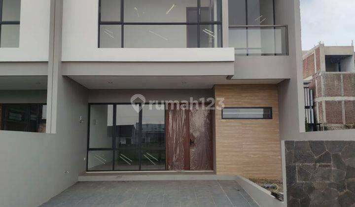 Rumah Baru 2 Lantai Modern Minimalis Cluster Setra Duta, Bandung 1