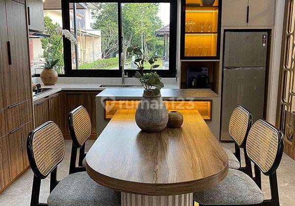 Rumah Furnished Sangat Bagus di Kota Baru Parahyangan, Bandung 1