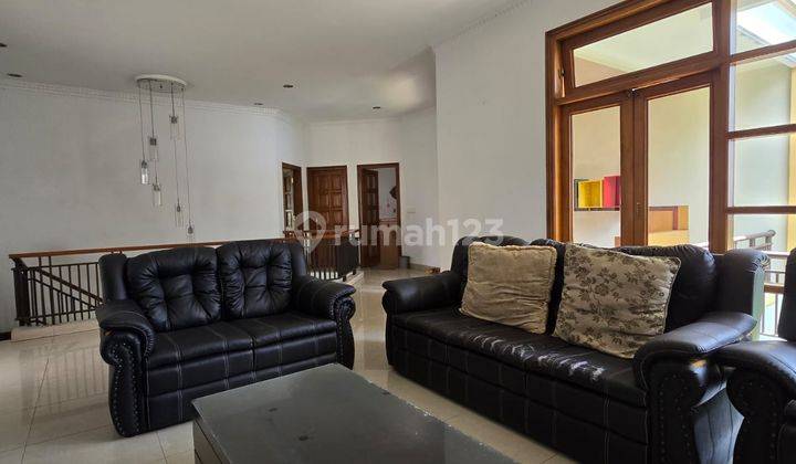 Rumah 2 Lantai Furnished Mewah di Batununggal Cluster, Bandung 1