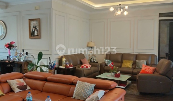 Rumah keren Bandung Tempo Dulu bagus di Kota Baru Parahyangan