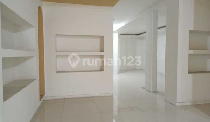 Ruang usaha sangat bagus lokasi mainroad Dago, Bandung Ruang usaha sangat bagus lokasi mainroad Dago, Bandung