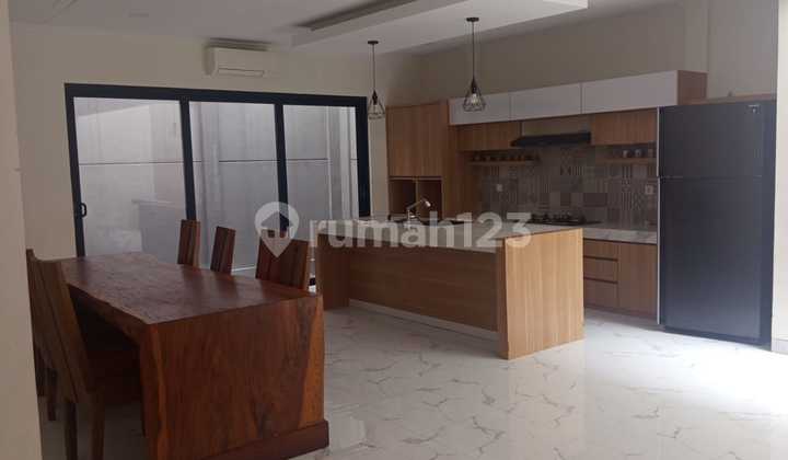 Rumah Semi Furnish Siap Huni di Btari Summarecon Bandung Rumah Semi Furnish Siap Huni di Btari Summarecon Bandung