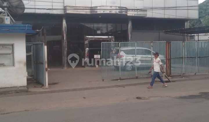 Business Space Building Ex Dealer in Sayap Gatot Subroto, Bandung