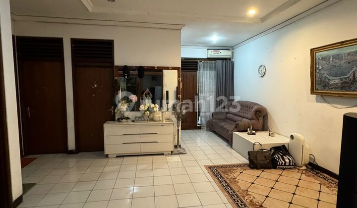 Rumah Luas dan Siap Huni dengan Harga Nego Keras di Mekar Wangi Rumah Luas dan Siap Huni dengan Harga Nego Keras di Mekar Wangi