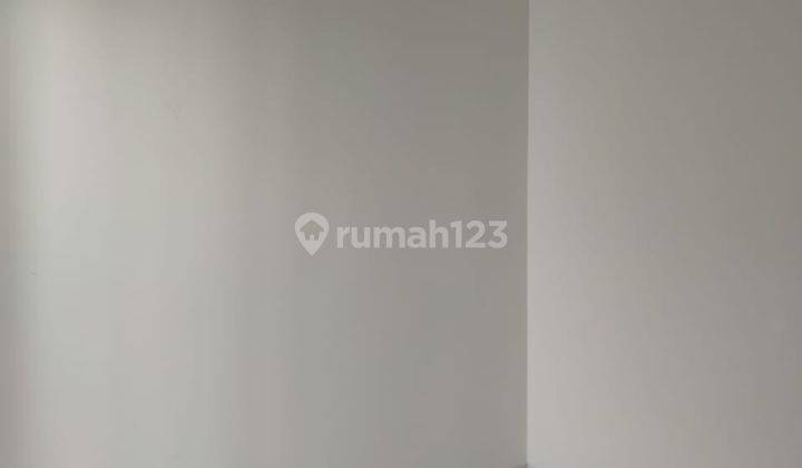 Rumah baru 2 lantai modern minimalis area Setra Duta, Bandung 2