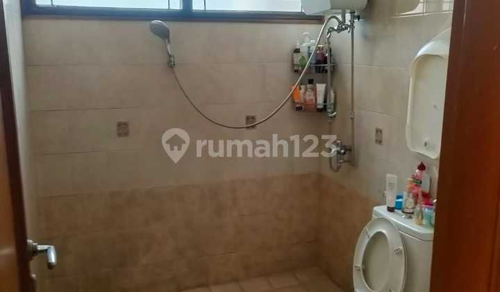 Well-Maintained, Ready-to-Live House in Taman Lingkar Selatan, Bandung 2