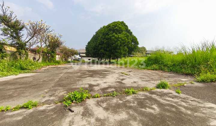 Bonus land, warehouse, prime location on Soekarno Hatta main road, Bandung.