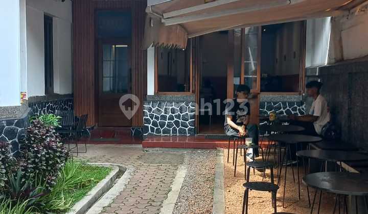 Business Space in a Busy Location at Riau Dago Wing, Bandung