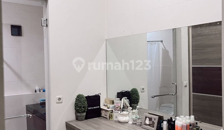 Good minimalist house, move-in ready, located in Sayap Riau, Bandung. 2