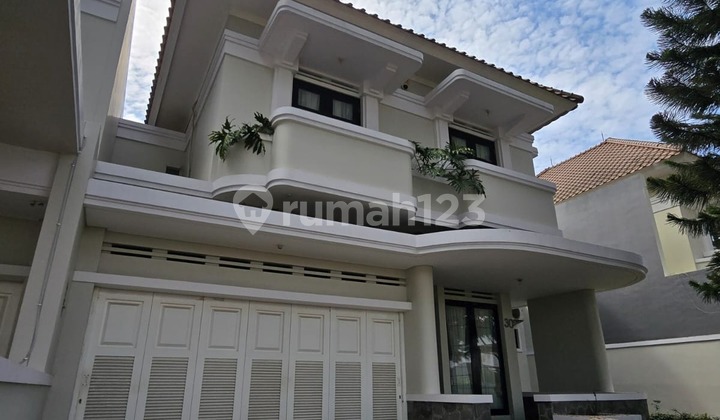 A very comfortable and well-maintained house in Kota Baru Parahyangan Bandung. A very comfortable and well-maintained house in Kota Baru Parahyangan Bandung.