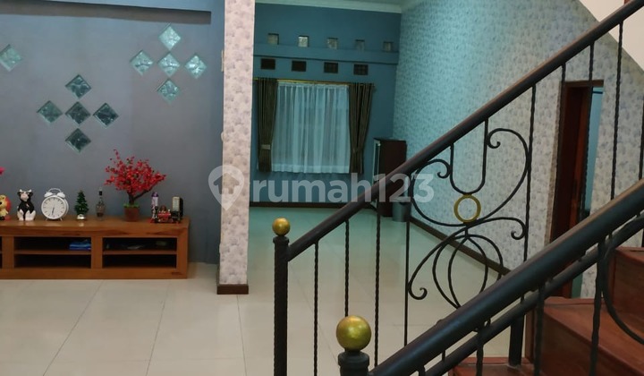 Ready-to-occupy furnished house at an affordable price in Mekar Wangi, Bandung. Ready-to-occupy furnished house at an affordable price in Mekar Wangi, Bandung.