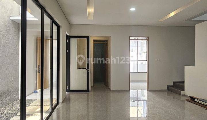  Rumah baru sangat keren modern minimalis di Setra Duta, Bandung 1