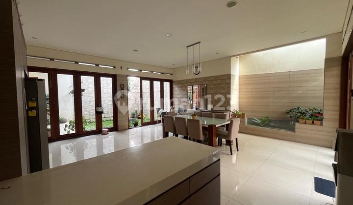 Rumah Keren dan Nyaman di Terusan Sutami Surya Sumantri, Bandung Rumah Keren dan Nyaman di Terusan Sutami Surya Sumantri, Bandung