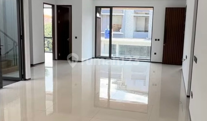 Rumah Baru Minimalis dan Nyaman Siap Huni Setra Duta, Bandung