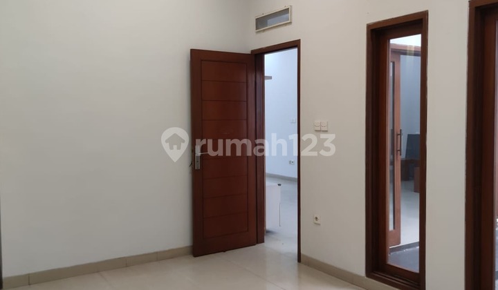 Rumah minimalis bagus siap huni di Batununggal Indah, Bandung 2