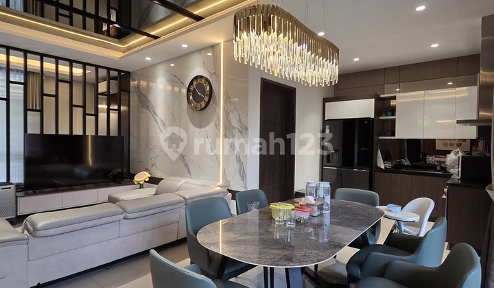 Rumah mewah dan furnished di Cluster Emily, Summarecon Bandung 2