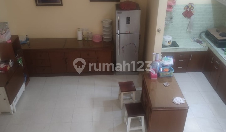 Rumah 2 lantai minimalis siap pakai dan turun harga di Sayap TKI