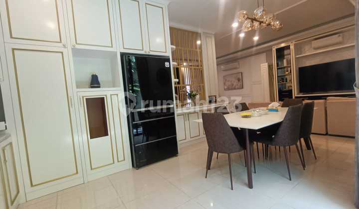Rumah mewah dan furnished di Cluster Emily, Summarecon Bandung 2