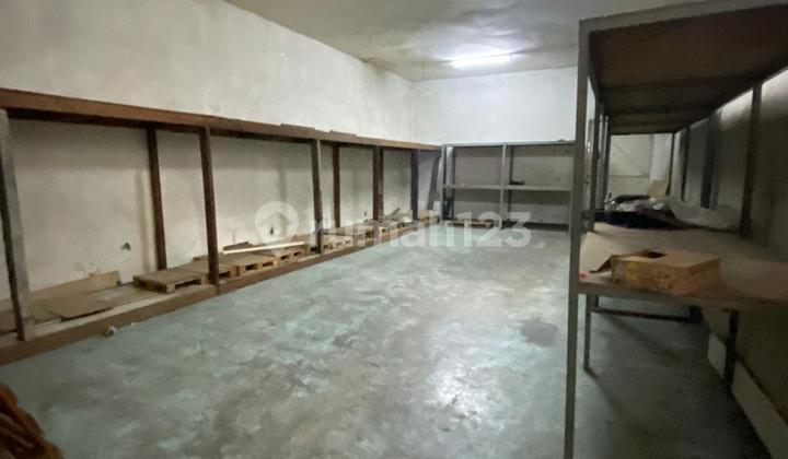 Good warehouse ready for use in the Paralon Cijerah area, Bandung. Good warehouse ready for use in the Paralon Cijerah area, Bandung.