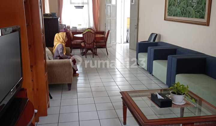 Fully Furnished House, Very Green and Comfortable in Setra Sari, Bandung 2