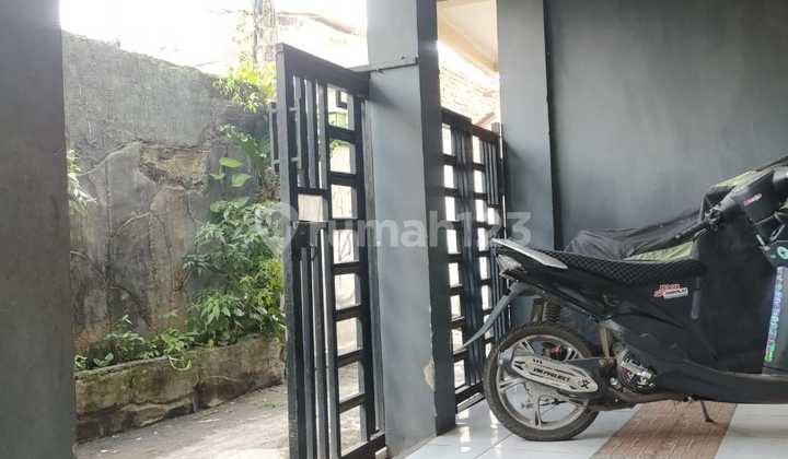 Active Boarding House Need Money in Sayap Gardujati, Bandung 2