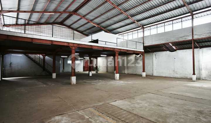 Very Good and Ready-to-Use Warehouse in Cibolerang Kopo, Bandung Very Good and Ready-to-Use Warehouse in Cibolerang Kopo, Bandung