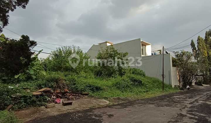 Vacant land suitable for business and commerce in Dago Asri, Bandung