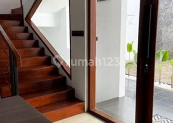 Rumah bagus sangat siap huni di Setra Duta, Bandung 2