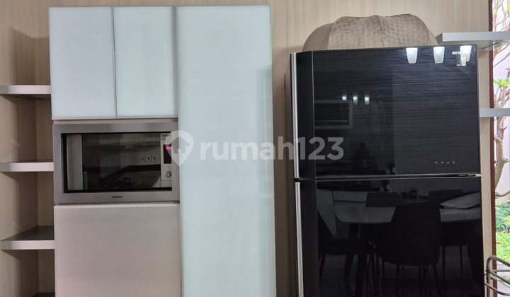 Rumah mewah minimalis furnished siap huni di Singgasana Pradana 2