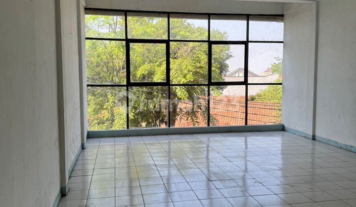 Ruko Ruang Usaha Lokasi Strategis di Setrasari Mall, Bandung