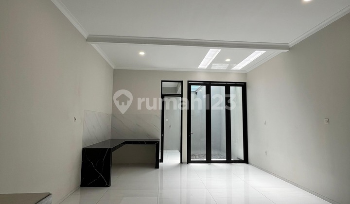 Rumah baru minimalis siap huni di area Kembar BKR, Bandung Rumah baru minimalis siap huni di area Kembar BKR, Bandung