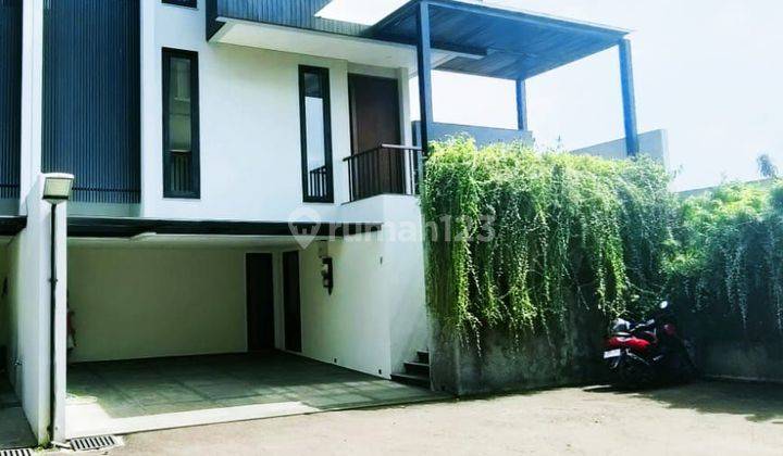 Rumah 2 Lantai Dengan Kolam renang di cipete Jakarta Selatan 1