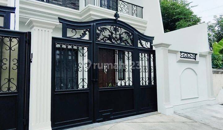 Rumah Cantik 2 Lantai semi Furnish di Duren Sawit Jakarta Tomur 1