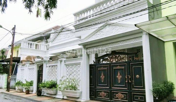 Rumah Mewah dengan  Pool private di duren Sawit jakarta timur 1