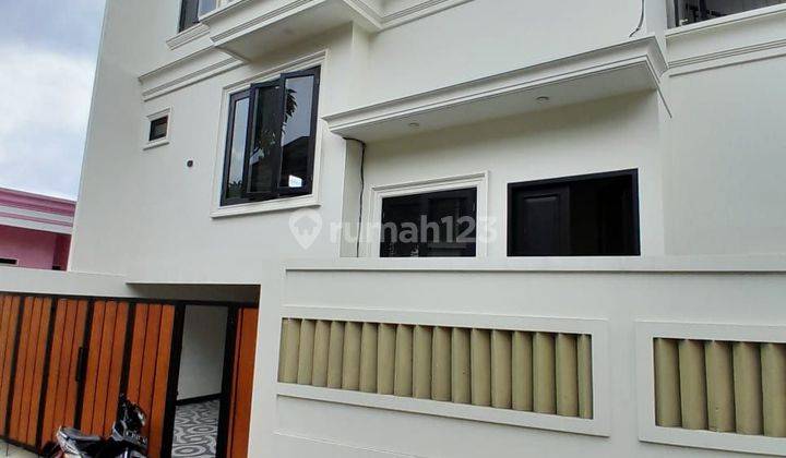 Rumah 2 Lantai  Modern Minimalis di Jagakarsa, Jakarta Selatan 1