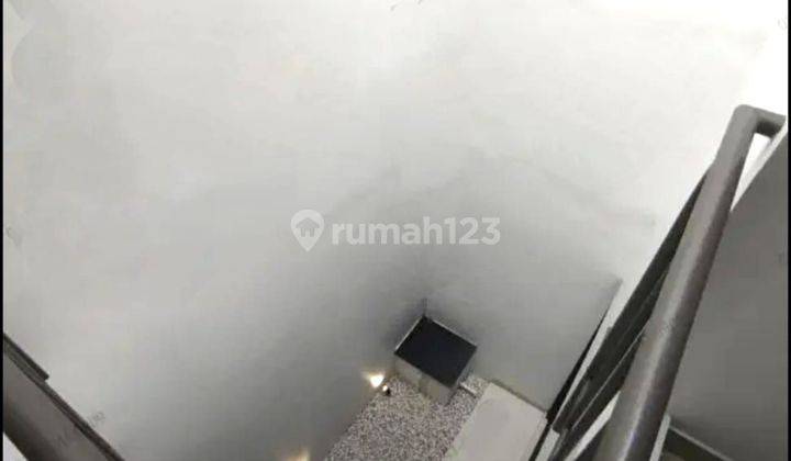 Rumah 3 Lantai aiap Huni Scandinavian di Pondok Kelapa, Jak Tim. 2