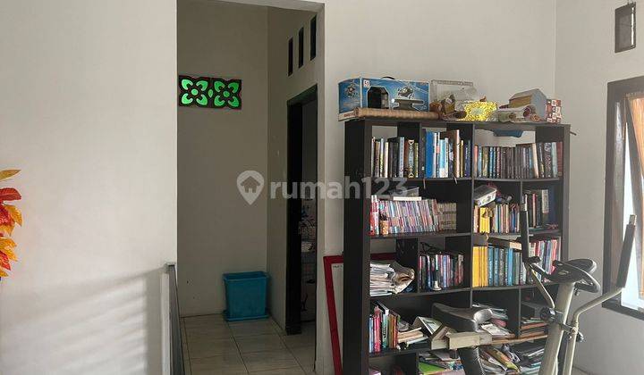 Rumah 2 lantai semi Furnish di jatiwaringin, Bekasi 2