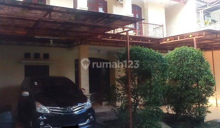 Rumah TownHouse 2 Lantai  Strategis di Jatiwaringin, Bekasi 1