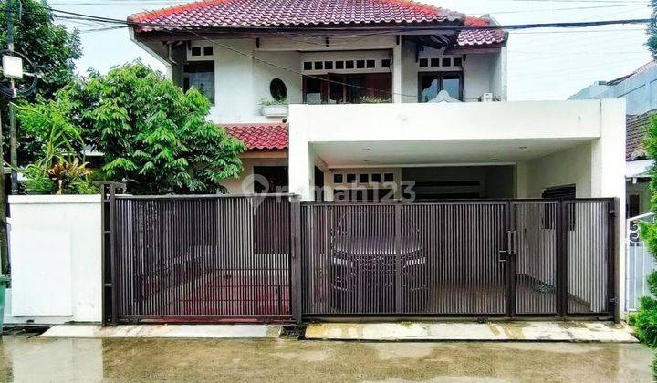 Rumah 2 Lantai Semi Furnish di komplek Perumahan Jatibening 1