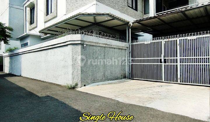 Rumah 2 Lantai Posisi Hook Semi Furnish Di Tebet Jak Sel 1