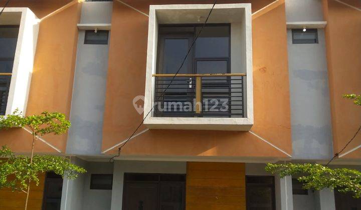 Rumah Asri Nempel Harapan Indah Bekasi Design Modern