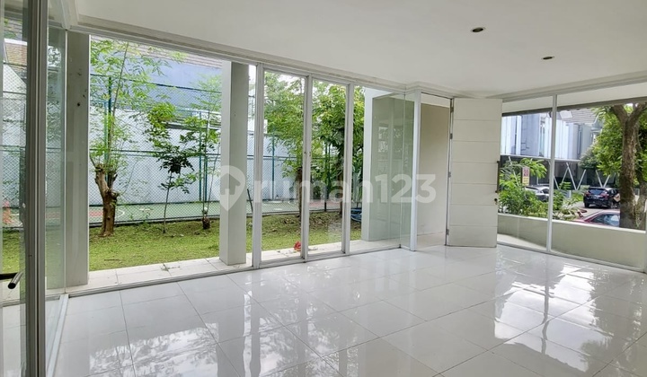 Eola Bintaro Rumah Mewah Discovery Hoek 2