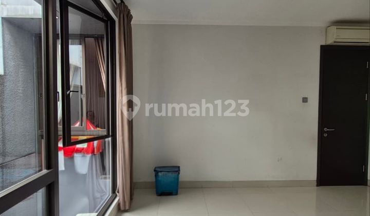 Premium Discovery Bintaro House Ready to Occupy. 8 Minutes to Mall Bx. 5 Minutes to Fresh Market and RSPI. 2