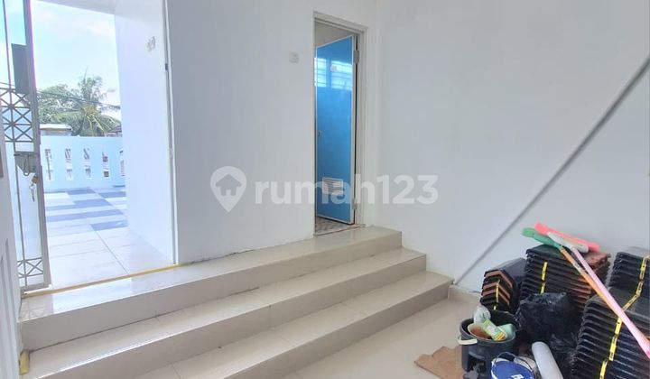 Beautiful Ready-to-Occupy House in Sector 5 2