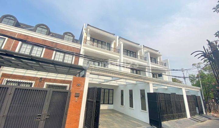 Rumah jakarta selatan veteran bintaro ada kolam renang dan rooftop 1