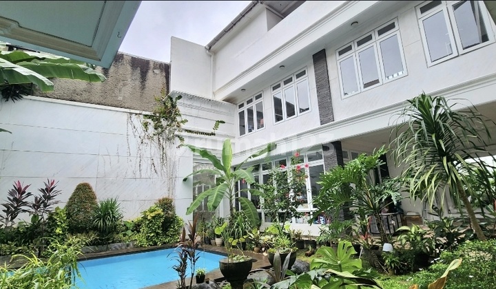 Kemang House with Swimming Pool Rarely Available 2