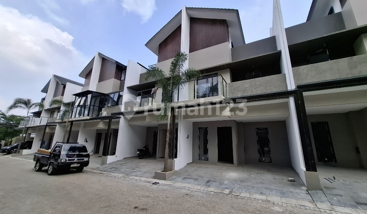 Rumah Bintaro Free DP dan Surat Siap Huni, 3 Lantai ada Attic