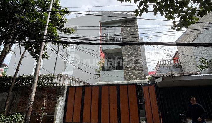 For Rent Strategic Shop House Ready to Use in Kramat Salemba 2